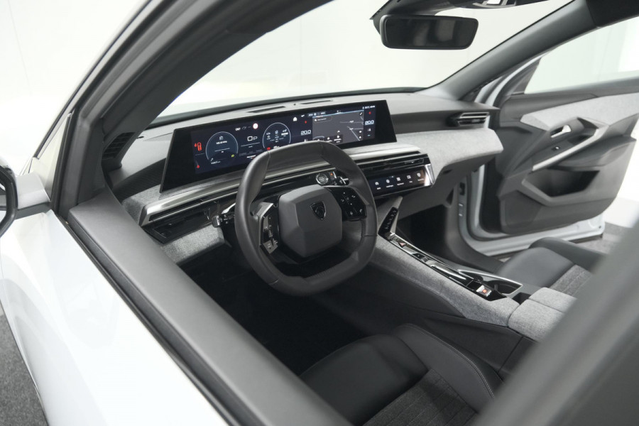 Peugeot 5008 Hybrid 136 e-DCS6 Allure | 7 Zitplaatsen | Camera | Stoelverwarming | Panoramic Navigation pack