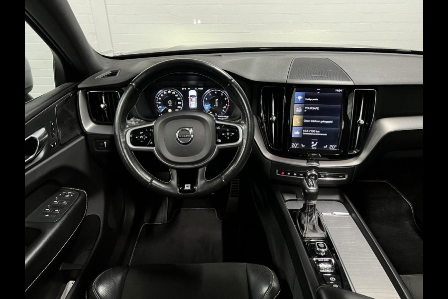 Volvo XC60 2.0 T5 AWD R-Design Luchtvering | Open dak | Cruise control | Stuur-/Stoelverwarming | 360 Camera | Head-up | Harman/Kardon | Blis