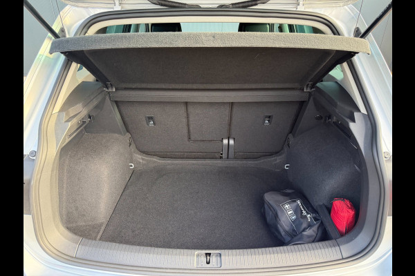Volkswagen Tiguan 1.5 TSI 150pk DSG Life * 50.000KM! * AUTOMAAT* Parkeersensoren * Adaptieve Cruise Control *