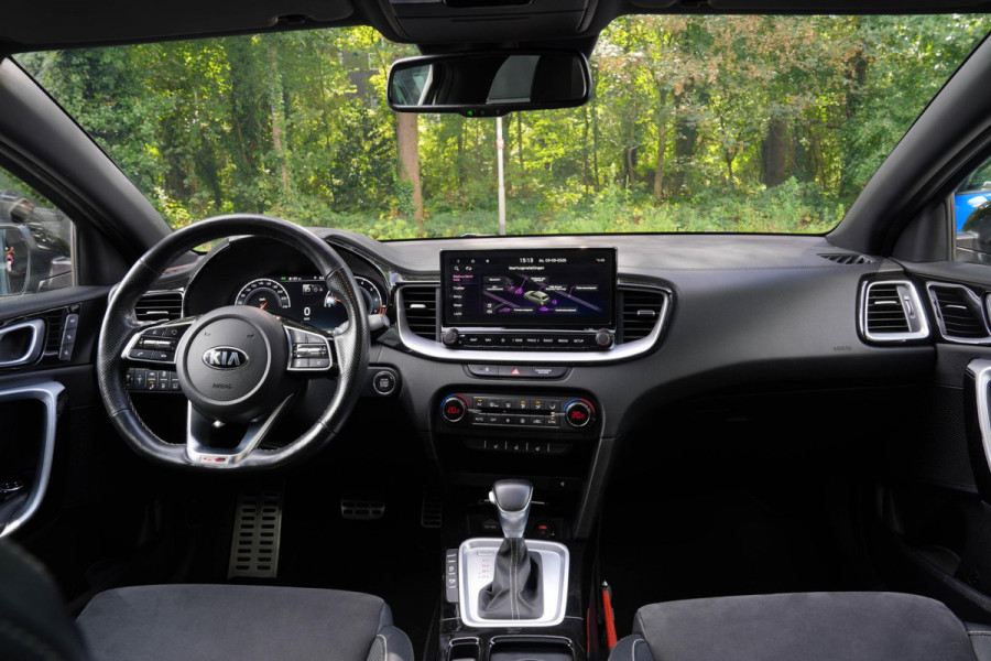 Kia ProCeed 1.4 T-GDI GT-PlusLine | Panorama | Carplay | Camera | Navigatie | Stoel/Stuur verwarming