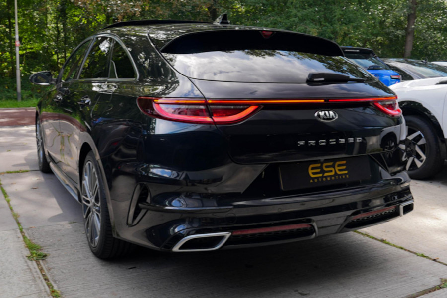 Kia ProCeed 1.4 T-GDI GT-PlusLine | Panorama | Carplay | Camera | Navigatie | Stoel/Stuur verwarming