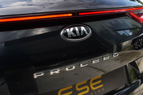 Kia ProCeed 1.4 T-GDI GT-PlusLine | Panorama | Carplay | Camera | Navigatie | Stoel/Stuur verwarming