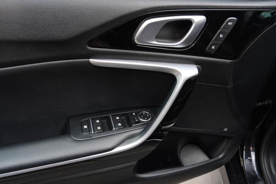 Kia ProCeed 1.4 T-GDI GT-PlusLine | Panorama | Carplay | Camera | Navigatie | Stoel/Stuur verwarming