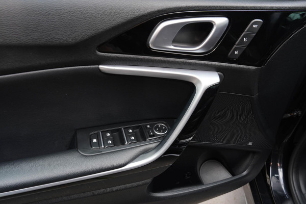 Kia ProCeed 1.4 T-GDI GT-PlusLine | Panorama | Carplay | Camera | Navigatie | Stoel/Stuur verwarming