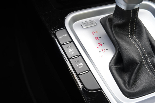 Kia ProCeed 1.4 T-GDI GT-PlusLine | Panorama | Carplay | Camera | Navigatie | Stoel/Stuur verwarming