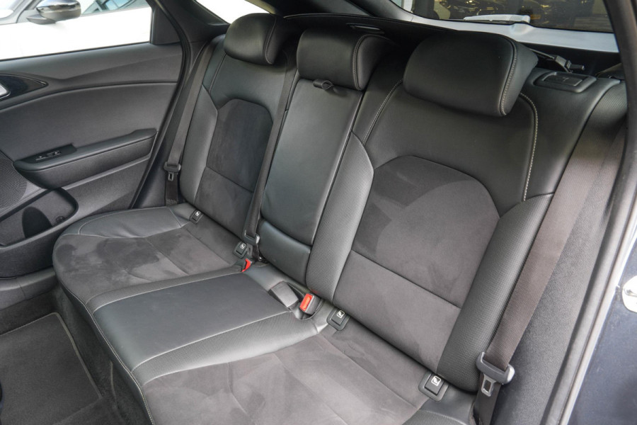 Kia ProCeed 1.4 T-GDI GT-PlusLine | Panorama | Carplay | Camera | Navigatie | Stoel/Stuur verwarming