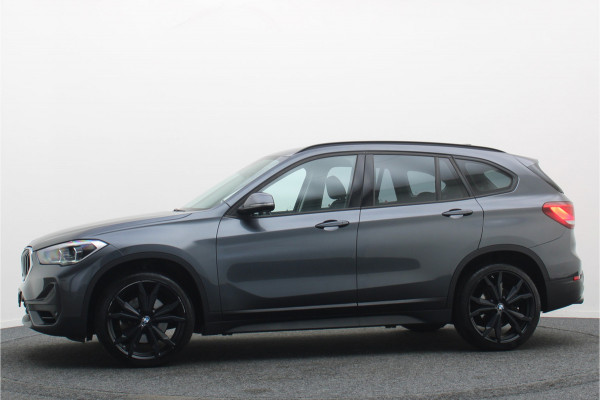 BMW X1 xDrive20i Executive Edition LED, Apple Carplay, Head-Up, Camera, Trekhaak, DAB