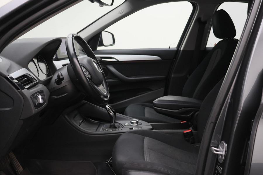 BMW X1 xDrive20i Executive Edition LED, Apple Carplay, Head-Up, Camera, Trekhaak, DAB