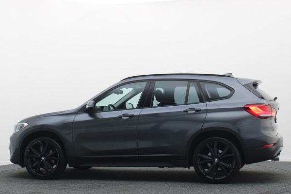 BMW X1 xDrive20i Executive Edition LED, Apple Carplay, Head-Up, Camera, Trekhaak, DAB