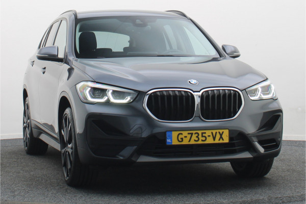 BMW X1 xDrive20i Executive Edition LED, Apple Carplay, Head-Up, Camera, Trekhaak, DAB