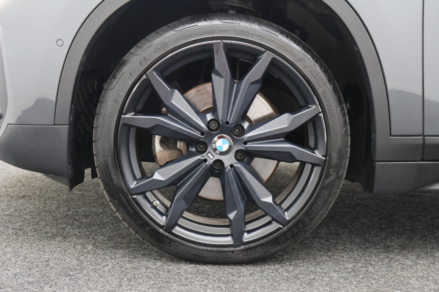 BMW X1 xDrive20i Executive Edition LED, Apple Carplay, Head-Up, Camera, Trekhaak, DAB