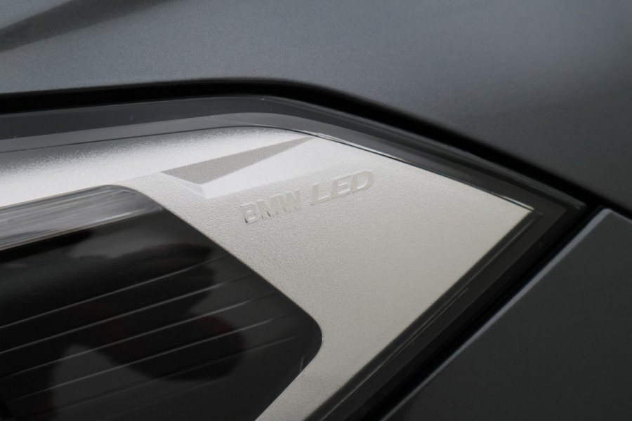 BMW X1 xDrive20i Executive Edition LED, Apple Carplay, Head-Up, Camera, Trekhaak, DAB