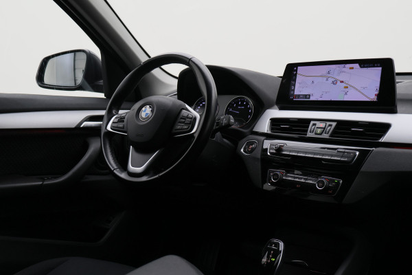 BMW X1 xDrive20i Executive Edition LED, Apple Carplay, Head-Up, Camera, Trekhaak, DAB