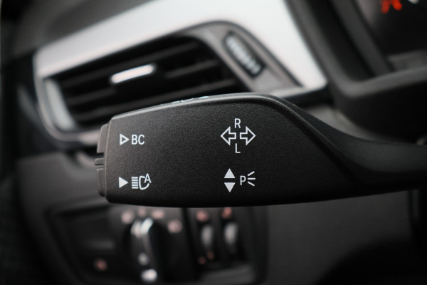 BMW X1 xDrive20i Executive Edition LED, Apple Carplay, Head-Up, Camera, Trekhaak, DAB