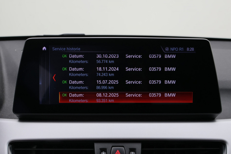 BMW X1 xDrive20i Executive Edition LED, Apple Carplay, Head-Up, Camera, Trekhaak, DAB