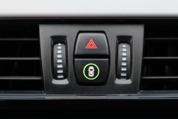 BMW X1 xDrive20i Executive Edition LED, Apple Carplay, Head-Up, Camera, Trekhaak, DAB