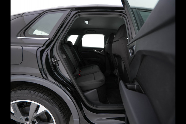 Audi Q4 e-tron 35 Advanced edition 55 kWh {SoH-88%} (INCL-BTW) Aut. *NAVI-FULLMAP | MATRIX-LED | KEYLESS | AUDI-SOUND |  DIGI-COCKPIT | DAB | CARPLAY | HEATED-SPORTSEATS | CRUISE | 19''ALU*