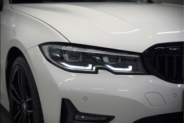 BMW 3-serie 330e eDrive Edition High Executive | Stoelverwarming | Navigatie | Apple Carplay | Parkeersensoren | Keyless | Cruise Control | LED | Leer | Trekhaak | Climate Control | SOH 89%