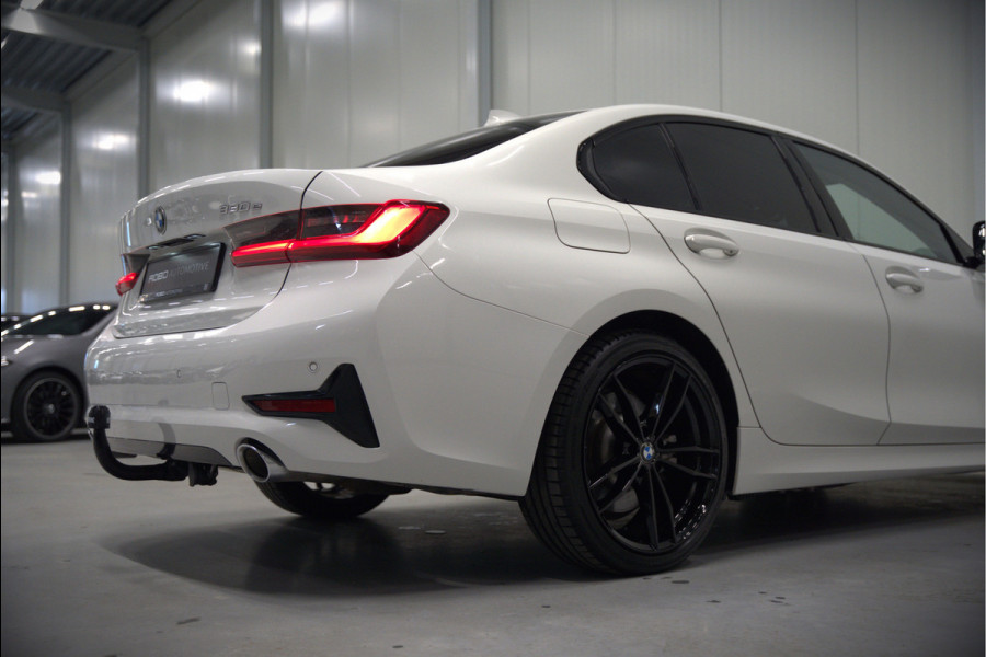 BMW 3-serie 330e eDrive Edition High Executive | Stoelverwarming | Navigatie | Apple Carplay | Parkeersensoren | Keyless | Cruise Control | LED | Leer | Trekhaak | Climate Control | SOH 89%