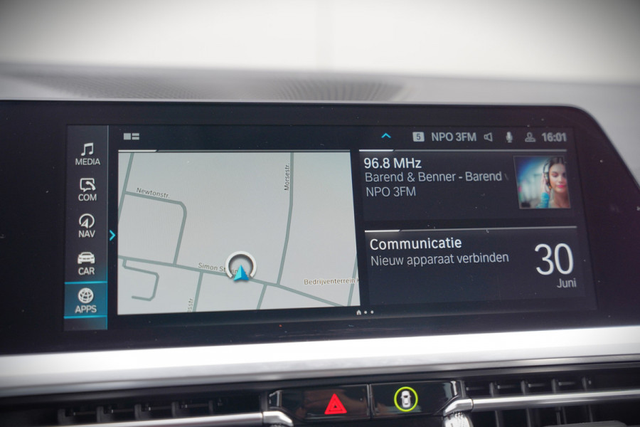 BMW 3-serie 330e eDrive Edition High Executive | Stoelverwarming | Navigatie | Apple Carplay | Parkeersensoren | Keyless | Cruise Control | LED | Leer | Trekhaak | Climate Control | SOH 89%