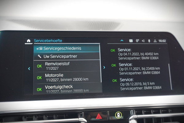 BMW 3-serie 330e eDrive Edition High Executive | Stoelverwarming | Navigatie | Apple Carplay | Parkeersensoren | Keyless | Cruise Control | LED | Leer | Trekhaak | Climate Control | SOH 89%