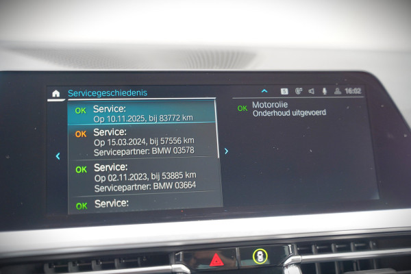 BMW 3-serie 330e eDrive Edition High Executive | Stoelverwarming | Navigatie | Apple Carplay | Parkeersensoren | Keyless | Cruise Control | LED | Leer | Trekhaak | Climate Control | SOH 89%