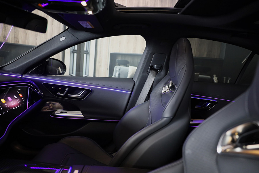 Mercedes-Benz E-Klasse AMG 53 4MATIC+ / Hyperscreen / Performance Zetels / Head Up / Verkoeling / 360 Camera / Memory / Open Pano