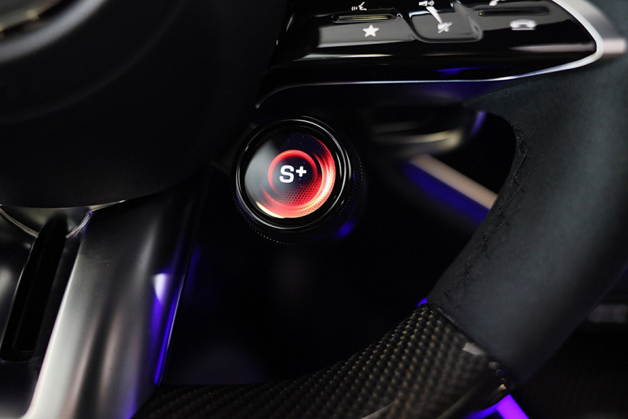 Mercedes-Benz E-Klasse AMG 53 4MATIC+ / Hyperscreen / Performance Zetels / Head Up / Verkoeling / 360 Camera / Memory / Open Pano