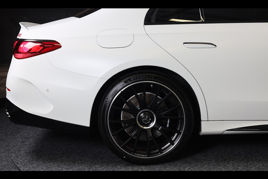Mercedes-Benz E-Klasse AMG 53 4MATIC+ / Hyperscreen / Performance Zetels / Head Up / Verkoeling / 360 Camera / Memory / Open Pano
