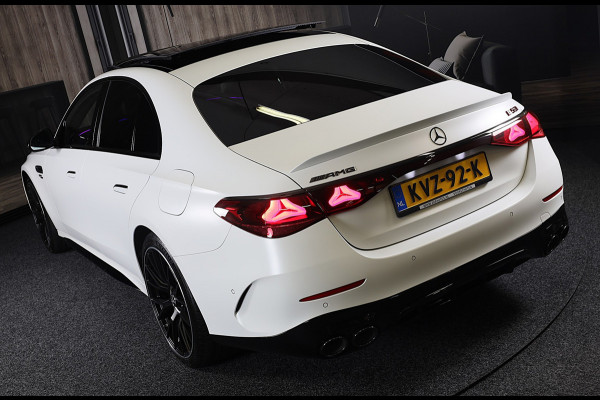 Mercedes-Benz E-Klasse AMG 53 4MATIC+ / Hyperscreen / Performance Zetels / Head Up / Verkoeling / 360 Camera / Memory / Open Pano