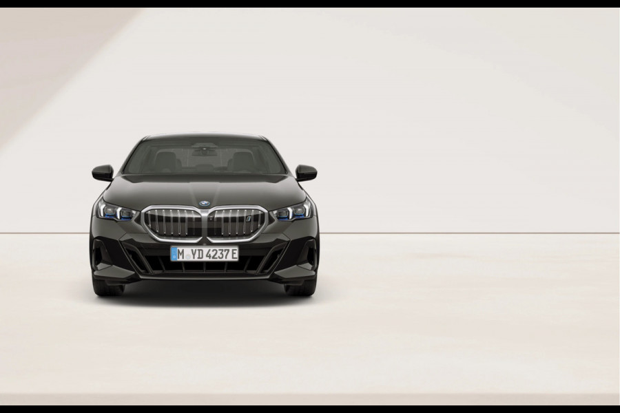 BMW i5 eDrive40 M-Sport - Pano - Head-up - Stoelventilatie - Memoryzetels