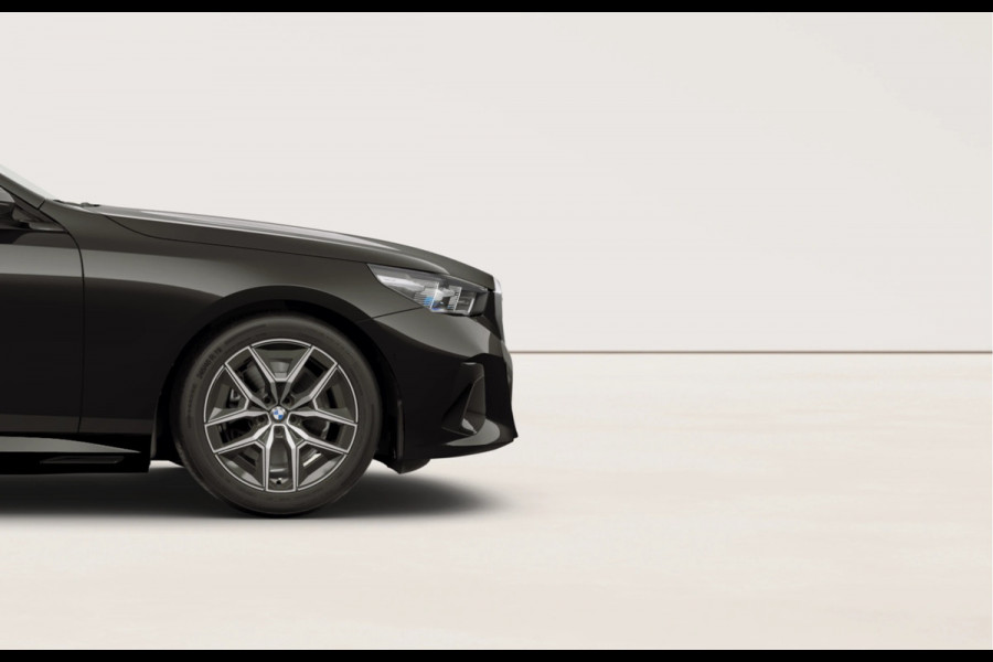 BMW i5 eDrive40 M-Sport - Pano - Head-up - Stoelventilatie - Memoryzetels