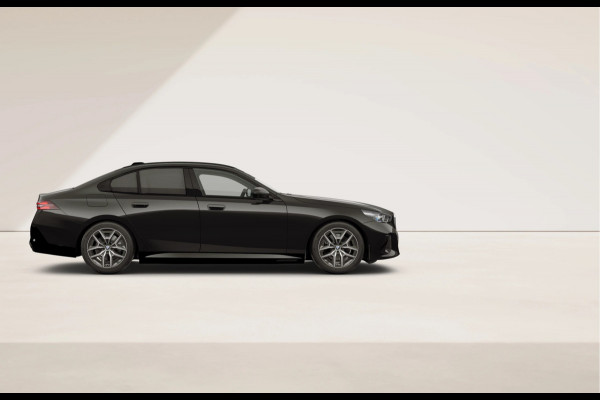 BMW i5 eDrive40 M-Sport - Pano - Head-up - Stoelventilatie - Memoryzetels