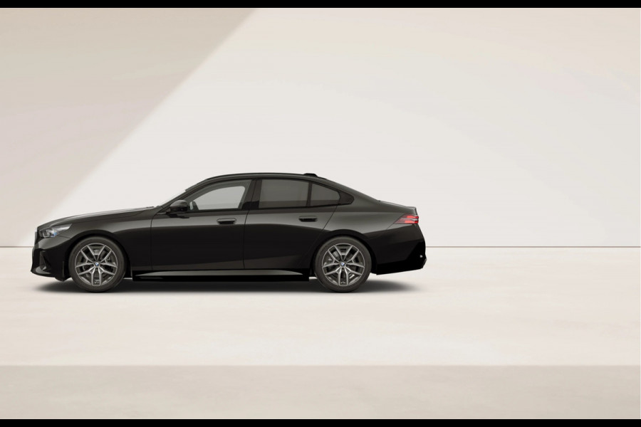 BMW i5 eDrive40 M-Sport - Pano - Head-up - Stoelventilatie - Memoryzetels