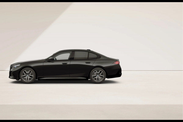 BMW i5 eDrive40 M-Sport - Pano - Head-up - Stoelventilatie - Memoryzetels
