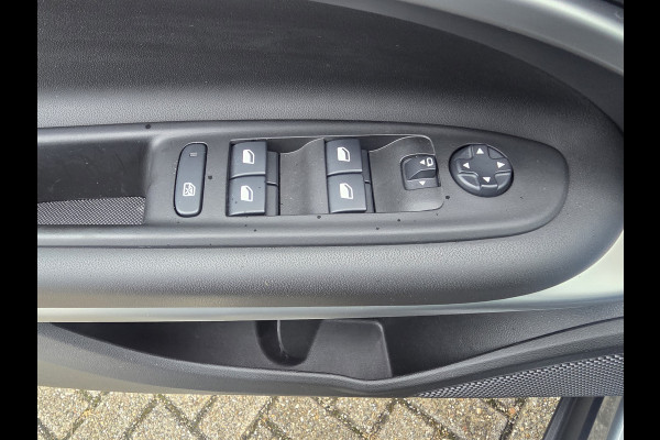 Jeep Avenger 1.2 Altitude | Winterpakket | Parkeersensoren v + a | Apple/Android CarPlay