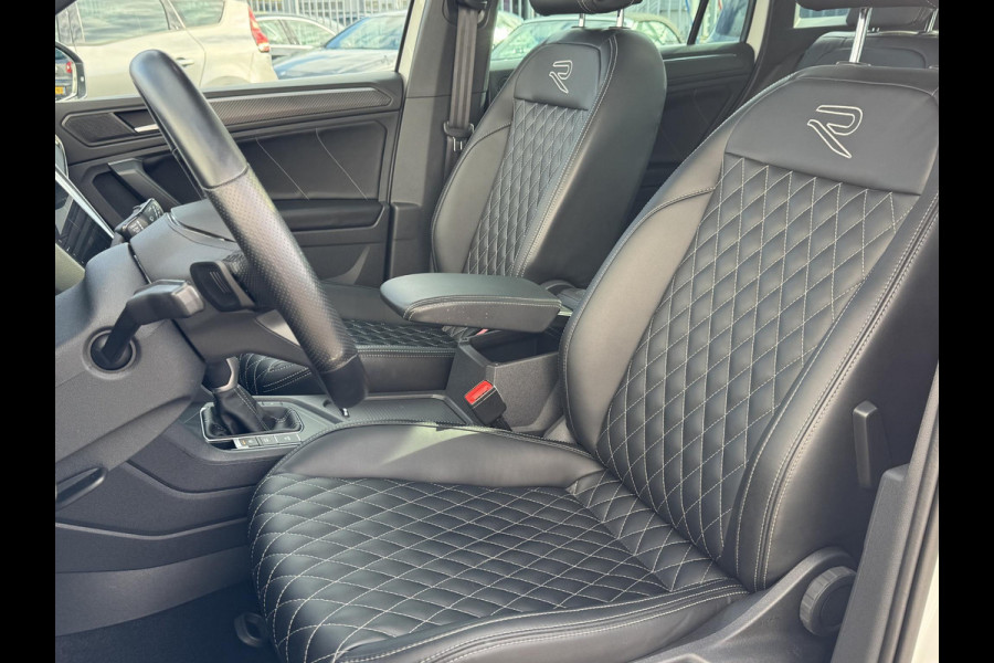 Volkswagen Tiguan 1.5 TSI R-Line Business+ NL-AUTO | PANODAK | LEDER | TREKHAAK| LED VERLICHTING