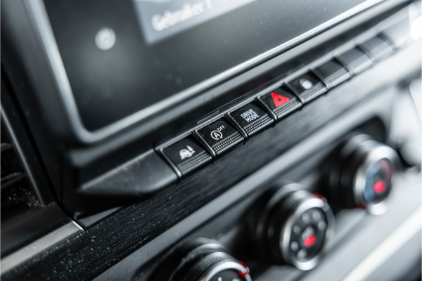 Renault Trafic 2.0 L2H1 150 PK DC | Dubbel cabine | 6-Zitter | Navigatie | Dodehoek | Camera | Trekhaak | CarPlay | Nieuwe APK | Trekhaak | Imperiaal | PDC V+A