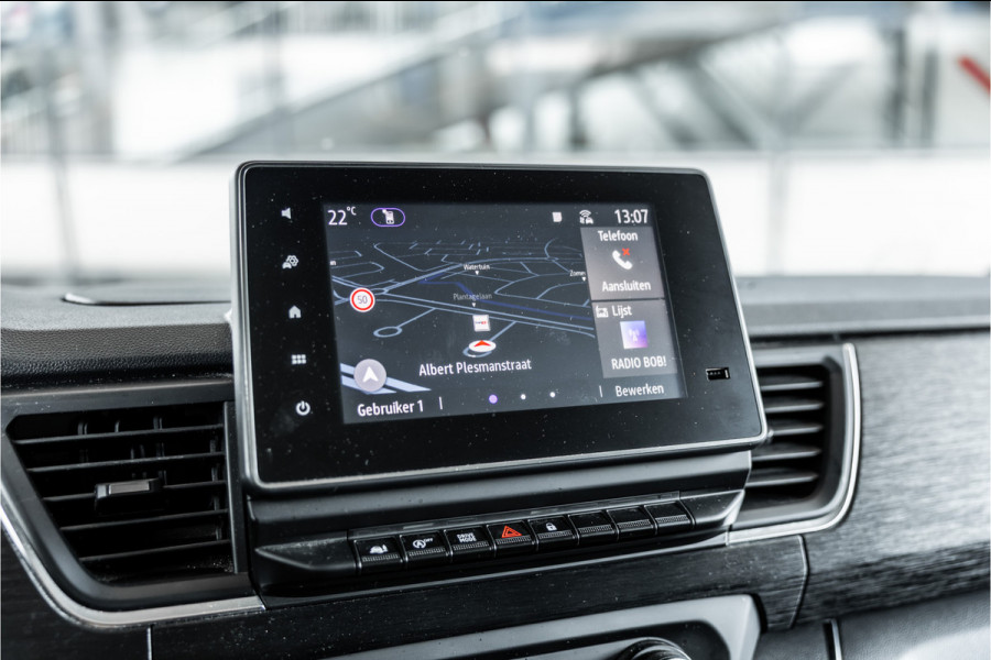 Renault Trafic 2.0 L2H1 150 PK DC | Dubbel cabine | 6-Zitter | Navigatie | Dodehoek | Camera | Trekhaak | CarPlay | Nieuwe APK | Trekhaak | Imperiaal | PDC V+A