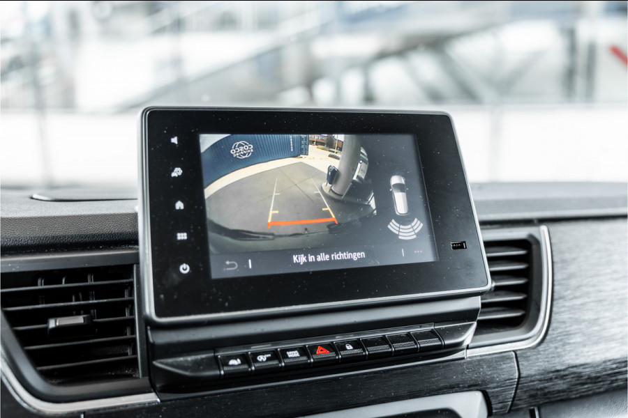 Renault Trafic 2.0 L2H1 150 PK DC | Dubbel cabine | 6-Zitter | Navigatie | Dodehoek | Camera | Trekhaak | CarPlay | Nieuwe APK | Trekhaak | Imperiaal | PDC V+A