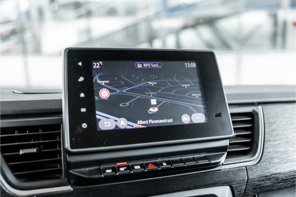 Renault Trafic 2.0 L2H1 150 PK DC | Dubbel cabine | 6-Zitter | Navigatie | Dodehoek | Camera | Trekhaak | CarPlay | Nieuwe APK | Trekhaak | Imperiaal | PDC V+A