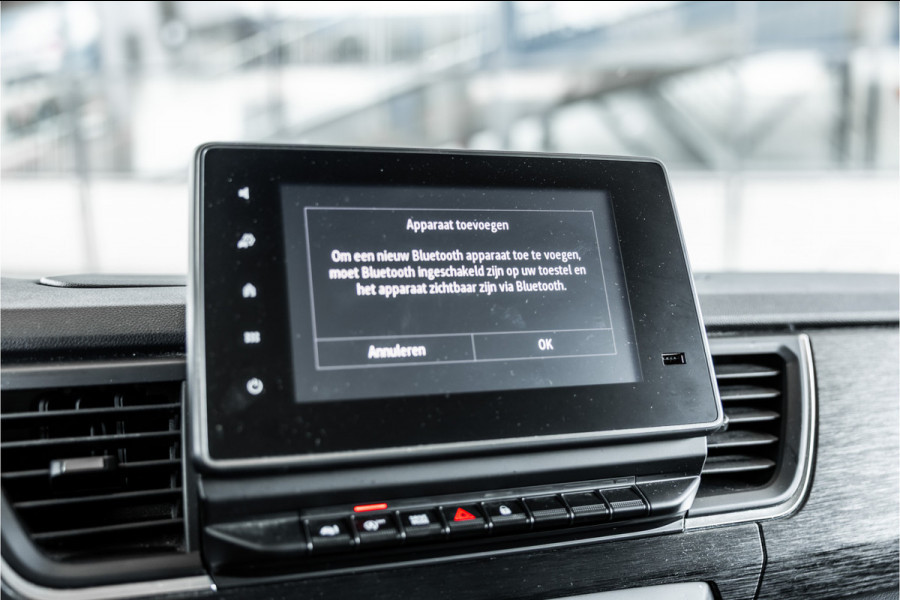 Renault Trafic 2.0 L2H1 150 PK DC | Dubbel cabine | 6-Zitter | Navigatie | Dodehoek | Camera | Trekhaak | CarPlay | Nieuwe APK | Trekhaak | Imperiaal | PDC V+A