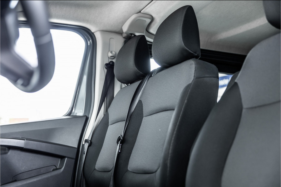 Renault Trafic 2.0 L2H1 150 PK DC | Dubbel cabine | 6-Zitter | Navigatie | Dodehoek | Camera | Trekhaak | CarPlay | Nieuwe APK | Trekhaak | Imperiaal | PDC V+A