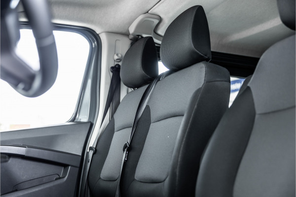 Renault Trafic 2.0 L2H1 150 PK DC | Dubbel cabine | 6-Zitter | Navigatie | Dodehoek | Camera | Trekhaak | CarPlay | Nieuwe APK | Trekhaak | Imperiaal | PDC V+A