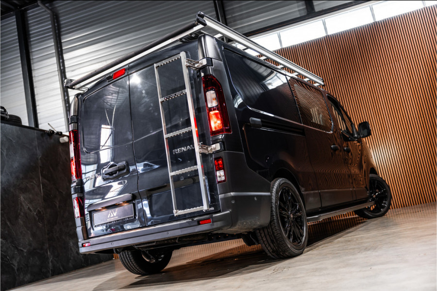 Renault Trafic 2.0 L2H1 150 PK DC | Dubbel cabine | 6-Zitter | Navigatie | Dodehoek | Camera | Trekhaak | CarPlay | Nieuwe APK | Trekhaak | Imperiaal | PDC V+A