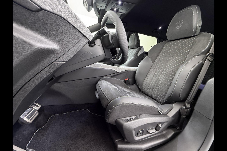 Peugeot 5008 1.2 Hybrid 145 GT 7p VAN:38.900,- VOOR:36.877,- UW HERFSTVOORDEEL:2.023,- ADAPTIVE CRUISE | 360° CAMERA | STOEL- & STUURVERWARMING | MEMORY SEAT MET MASSAGE | DODEHOEKDETECTIE | DRIVE ASSIST | FABRIEKSGARANTIE T/M 07-2027