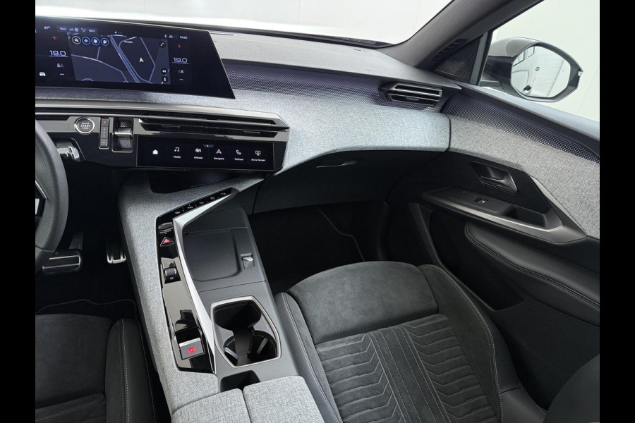 Peugeot 5008 1.2 Hybrid 145 GT 7p VAN:38.900,- VOOR:36.877,- UW HERFSTVOORDEEL:2.023,- ADAPTIVE CRUISE | 360° CAMERA | STOEL- & STUURVERWARMING | MEMORY SEAT MET MASSAGE | DODEHOEKDETECTIE | DRIVE ASSIST | FABRIEKSGARANTIE T/M 07-2027