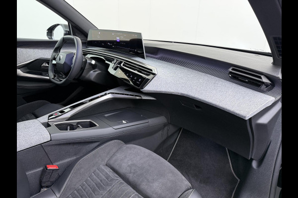 Peugeot 5008 1.2 Hybrid 145 GT 7p VAN:38.900,- VOOR:36.877,- UW HERFSTVOORDEEL:2.023,- ADAPTIVE CRUISE | 360° CAMERA | STOEL- & STUURVERWARMING | MEMORY SEAT MET MASSAGE | DODEHOEKDETECTIE | DRIVE ASSIST | FABRIEKSGARANTIE T/M 07-2027