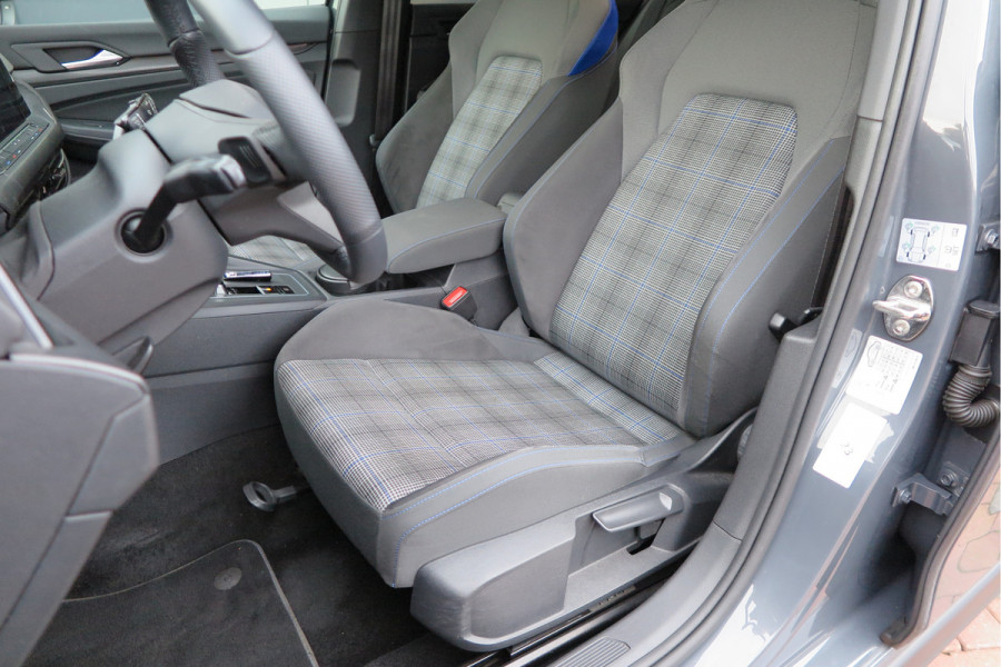 Volkswagen Golf 1.4 eHybrid 245pk GTE ,SOH 93%. Trekhaak afneembaar,ACC, PDC, Virtual cockpit,Navi, DAB+ , Carplay , Zwarte hemelbekleding, 18"LMV etc.