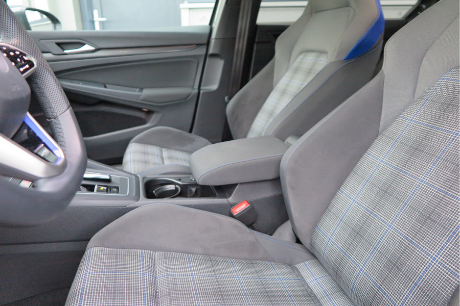Volkswagen Golf 1.4 eHybrid 245pk GTE ,SOH 93%. Trekhaak afneembaar,ACC, PDC, Virtual cockpit,Navi, DAB+ , Carplay , Zwarte hemelbekleding, 18"LMV etc.